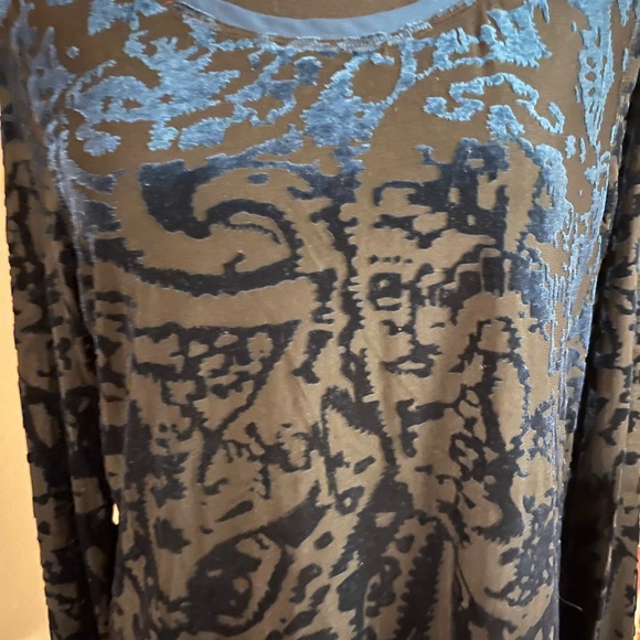 Vera Wang long sleeved Sheer Blue & Black Burnt Velvet blouse size large - Picture 3 of 9